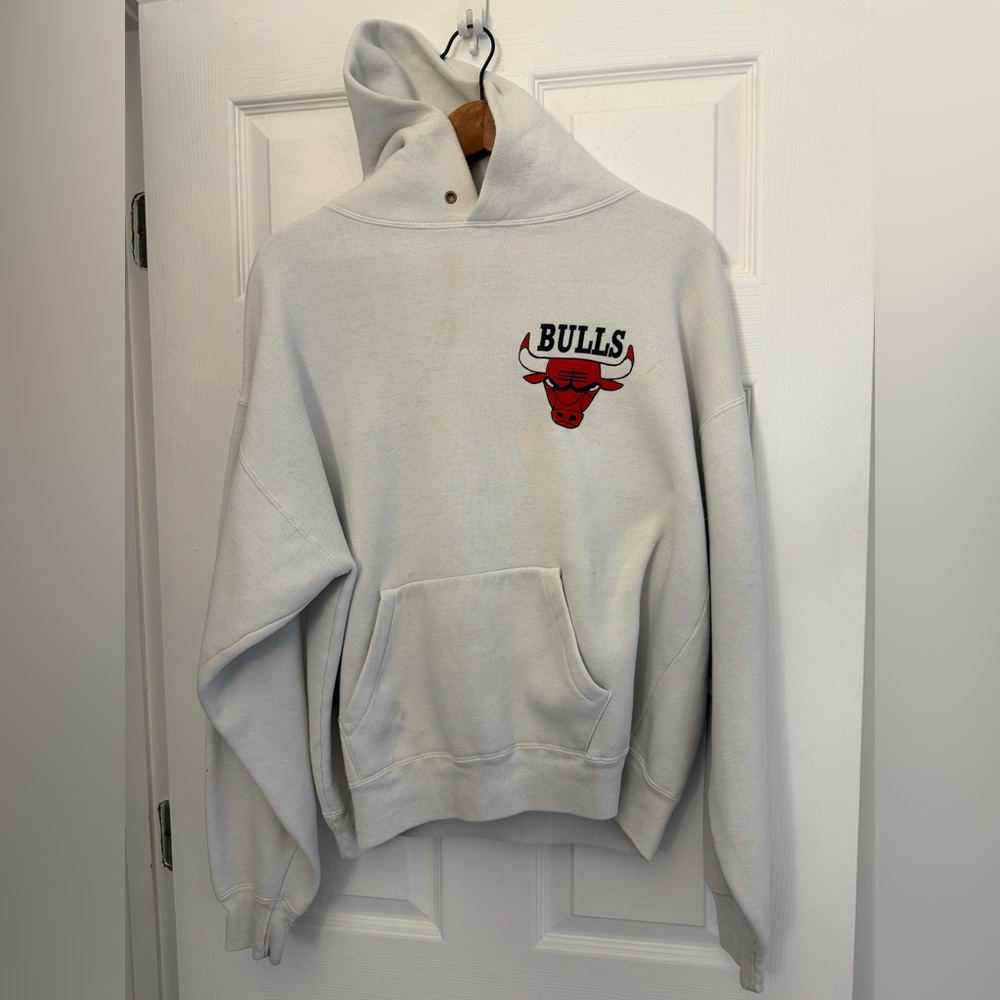 Vintage Chicago Bulls white hoodie sweatshirt, size L